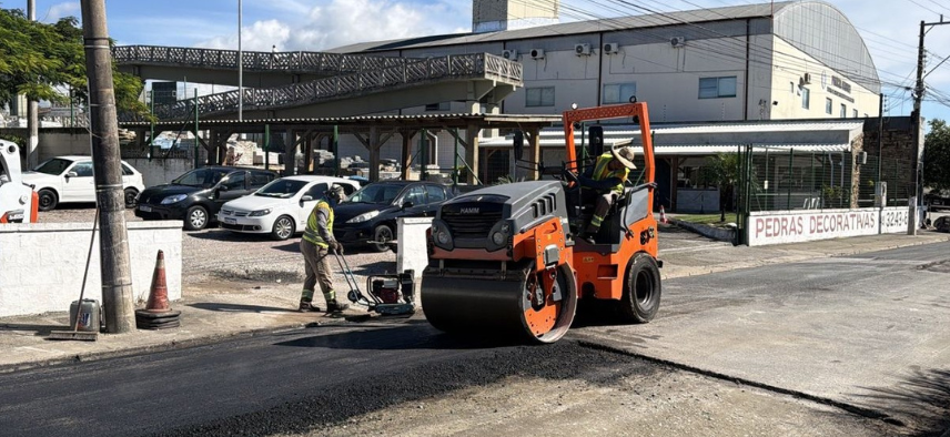 São José conclui recuperação asfáltica na Rua Heriberto Hulse e prepara nova etapa de pavimentação