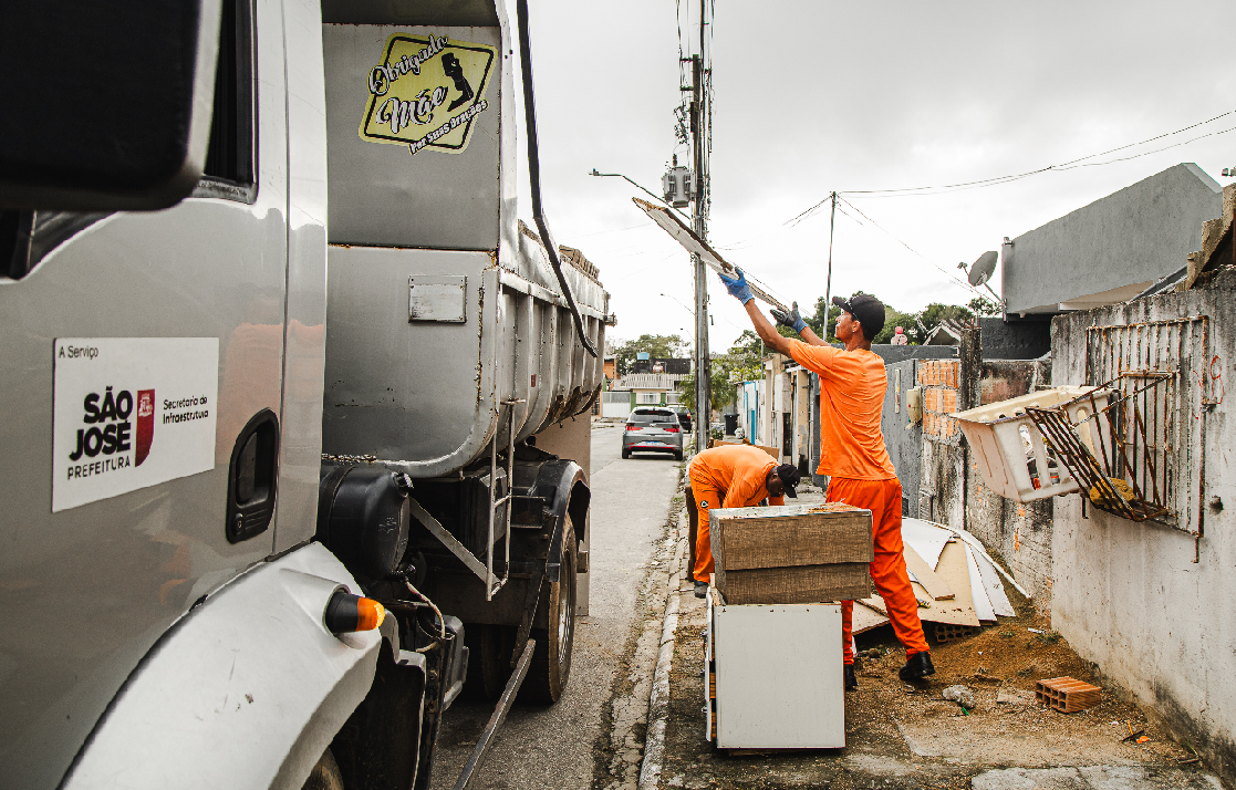 São José recolhe mais de 3,2 mil toneladas de resíduos volumosos no primeiro semestre de 2026